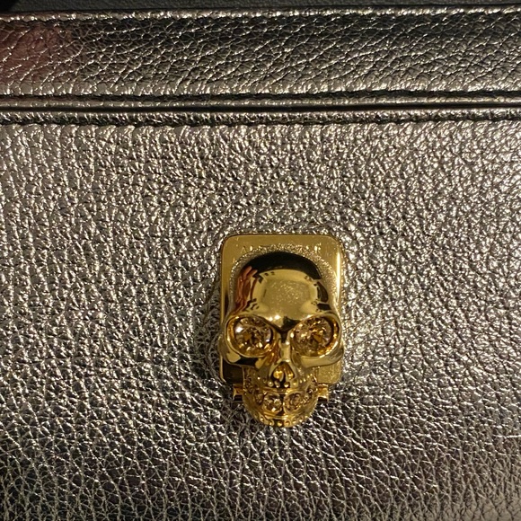 Alexander Mcqueen Wallet Metallic Grain Gunmetal Handbag With Skull - Rare - Picture 11 of 11